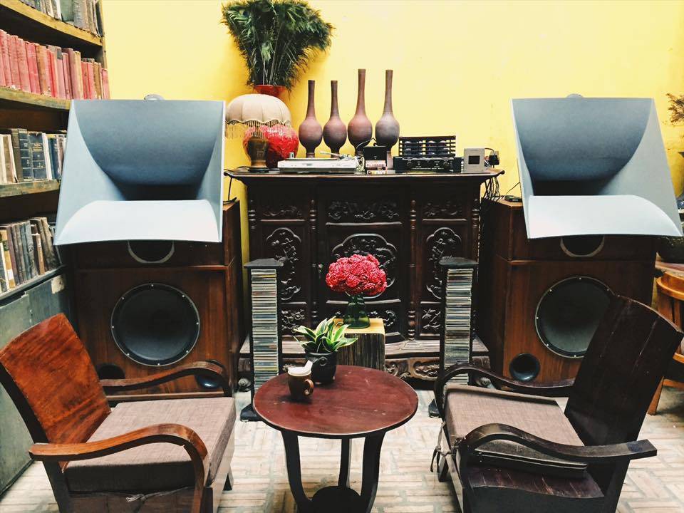 phong cách thiết kế quán Cafe sân vườn vintage