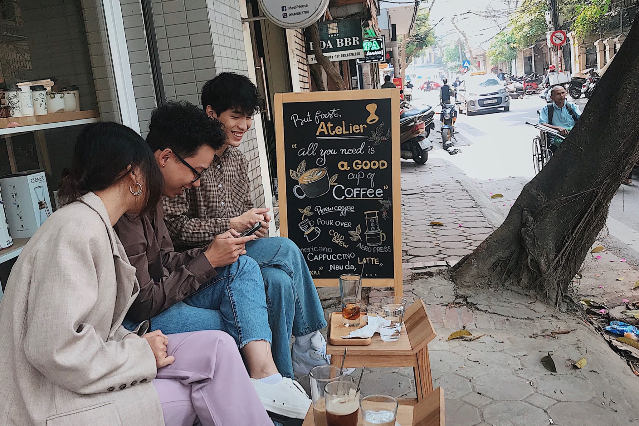 khách hàng mục tiêu quán cafe